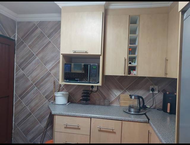 3 BEDROOM HOUSE FOR SALE IN DAVEYTON EXT 3